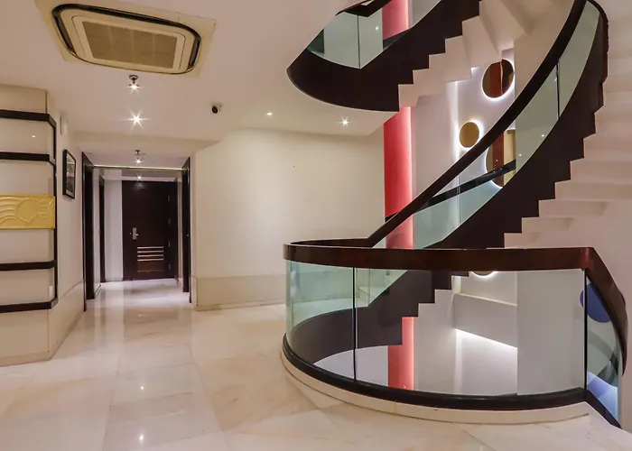 Hotel Godwin Deluxe Near Connaught Place Offers Free Airport Pickup
