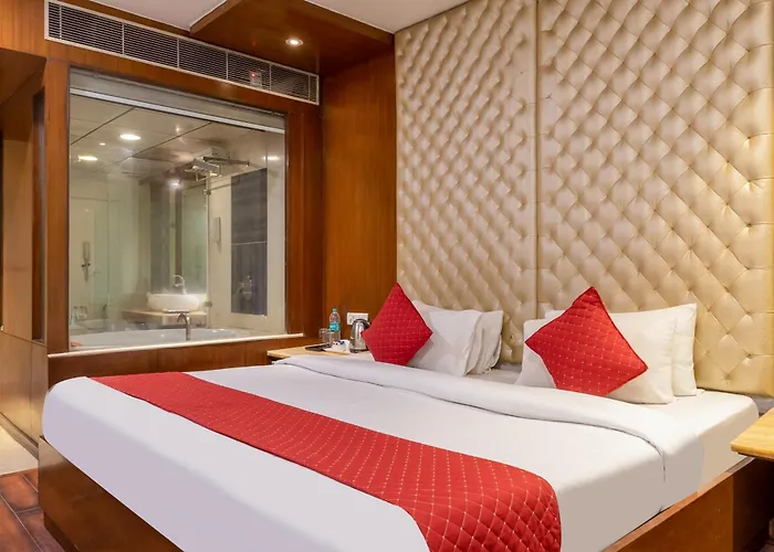 Hotel Aura - 05 Mins From New Delhi Railway Station & Connaught Place